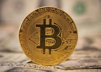 Analyst Predicts Bitcoin Consolidation, Eyes Long-Term Price Target Of $500,000