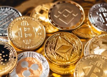 The Tipping Point: Altcoins Bull Market Incoming, Predicts Analyst