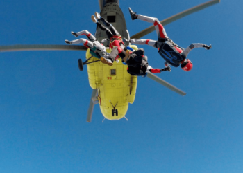 Arbitrum In Freefall, Dips Below $2 As Experts Analyze Recovery