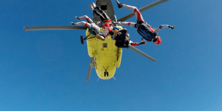 Arbitrum In Freefall, Dips Below $2 As Experts Analyze Recovery