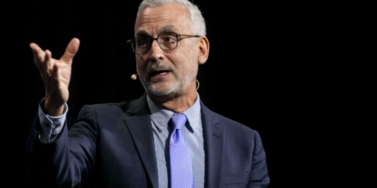 Ripple CLO Bashes SEC As ‘Police State’ Agency, Here’s Why