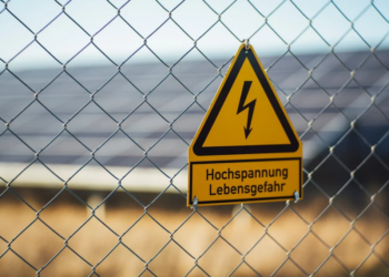 Bitcoin ETF Alert: Analyst Issues Major Warning – Brace For Impact