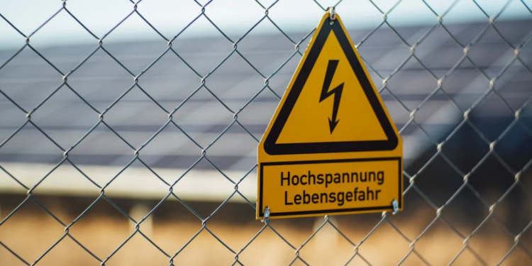 Bitcoin ETF Alert: Analyst Issues Major Warning – Brace For Impact