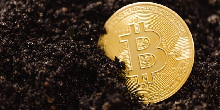 Should You Ditch Mining For ETFs? Bitcoin Investment Strategies Shift With $1 Billion Surge