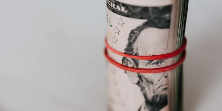 XRP Stellar 1-Year Performance Leaves Banks In The Dust