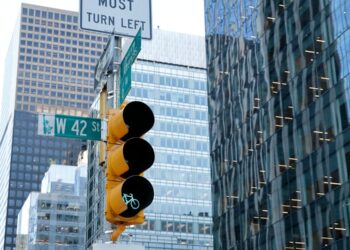 Forget Wall Street, Uniswap Is The New Trading King With $2 Trillion Crown