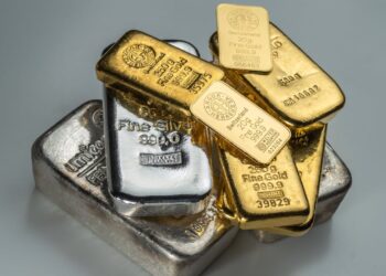 Gold and Silver Weather the Storm as Middle East Unrest Shakes Crypto Markets