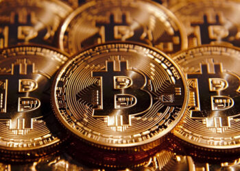 Bitcoin maintains gains despite bloodbath across crypto, equities after Minneapolis Fed comments