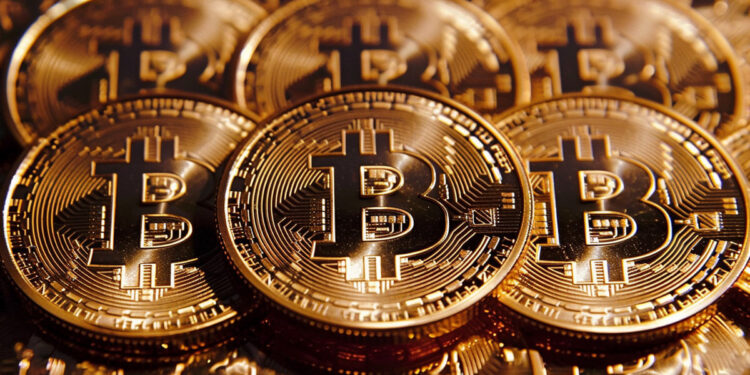 Bitcoin maintains gains despite bloodbath across crypto, equities after Minneapolis Fed comments
