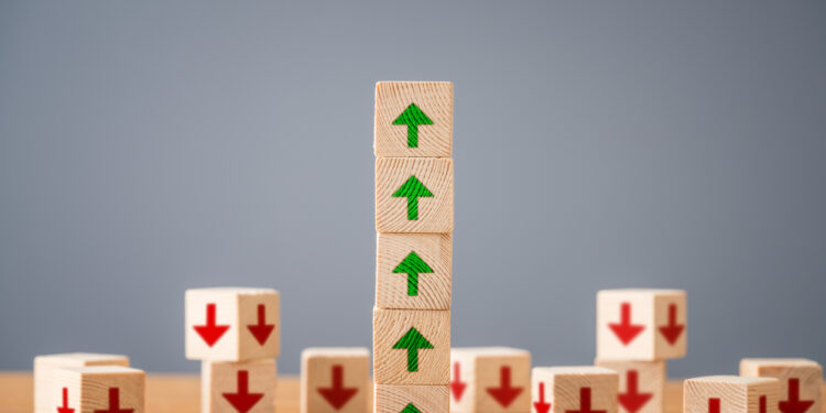 Maker Price Heats Up, Soars 12% In A Week — Is $1,850 The Next Stop?