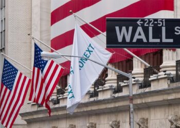 Bitwise CIO Says 'Most Powerful People in Finance' Are Buying Bitcoin And Crypto