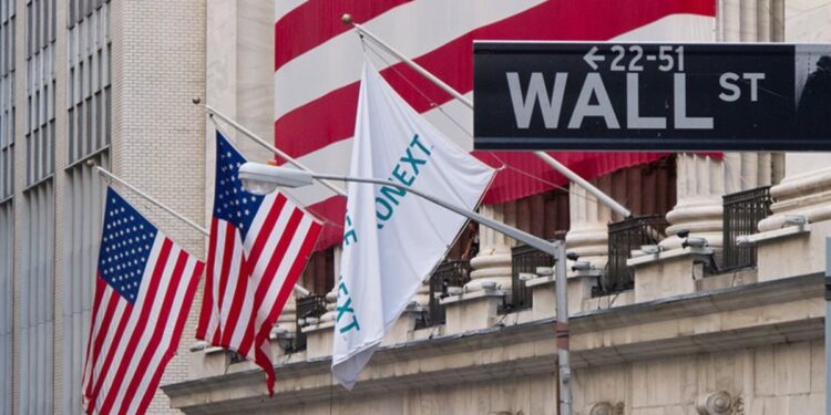 Bitwise CIO Says 'Most Powerful People in Finance' Are Buying Bitcoin And Crypto