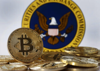 US Bitcoin ETFs See $300 Million Weekly Outflow After Three-Week Inflow