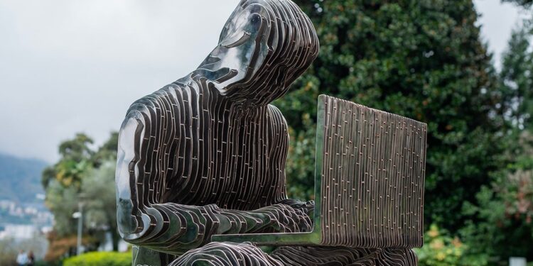 Satoshi Nakamoto Statue Revealed at Lugano’s Annual Blockchain Event