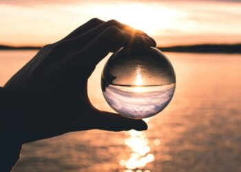 AI Prophesies Bitcoin’s Future Price: Will BTC Soar or Sink by the End of Jan. 2025?