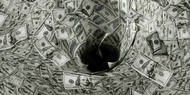 Michael Saylor Claims He Can Convince Warren Buffett to Buy Bitcoin Using Berkshire’s $325B Cash