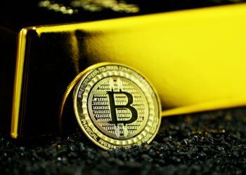 Bitcoin Accumulation Continues: MicroStrategy Buys 10,107 BTC Amid Crypto Market Pullback