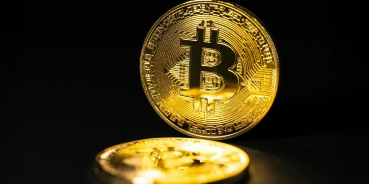 Mining Milestone: Bitcoin Hashrate Hits Record 808 EH/s on New Year’s Eve