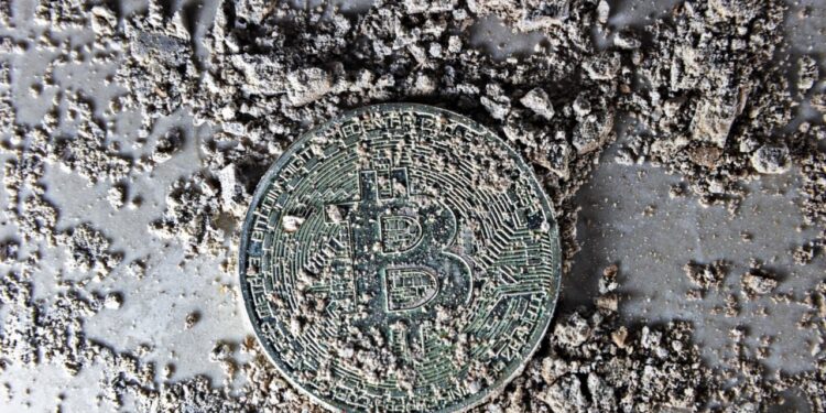 Dust Worth Millions: Coinbase Executive Identifies Ross Ulbricht-Linked Wallets Containing 430 Bitcoin
