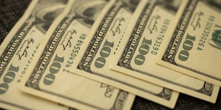 Bitcoin Bulls Rejoice? Analyst Sees Weakening US Dollar As Major Catalyst