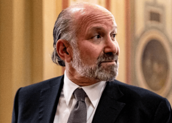 Lutnick Hints at Diverging Crypto Reserve Policies for Bitcoin and Other Digital Assets