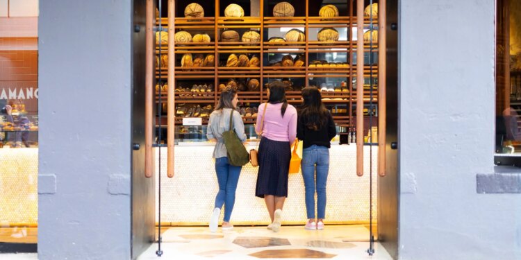 7 customer experience trends in 2024