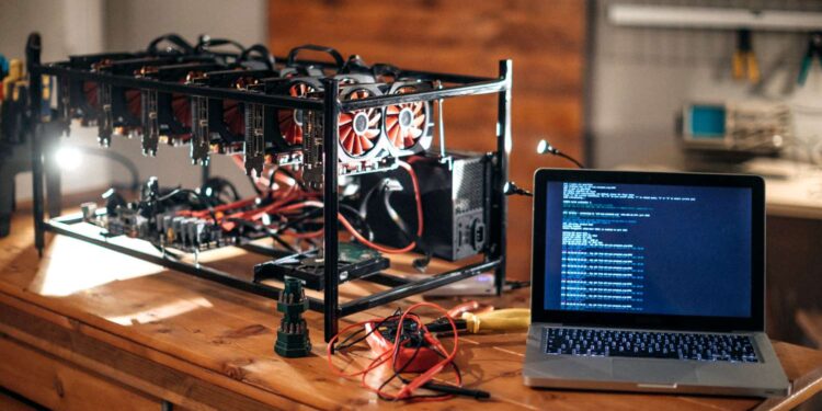 Bitcoin Eyes $124,000 As Golden Ratio Signals More Gains Ahead