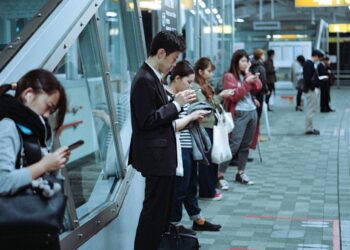 South Korea’s Youth Investors Make Bold Shift