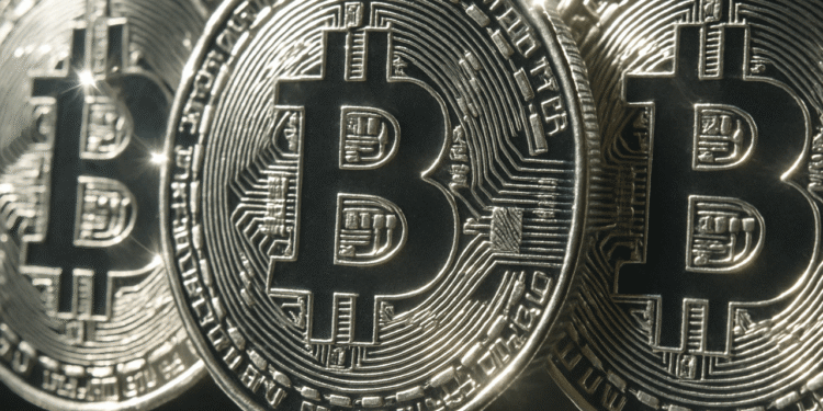 From 13,332 to 9,400 Bitcoin in 27 Days: Lazarus Group Relocates 3,932 BTC