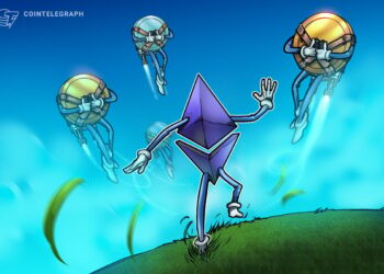 Altcoin market cap could surge toward $15 trillion if Bitcoin dominance repeats its post-halving drop.