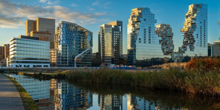 Theta Capital Management Raises Over $175 Million for Fund-of-Funds Targeting Early-Stage Crypto Startups