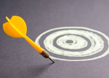 Coinbase Shares Slide After Missing Analyst Estimates