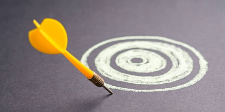 Coinbase Shares Slide After Missing Analyst Estimates