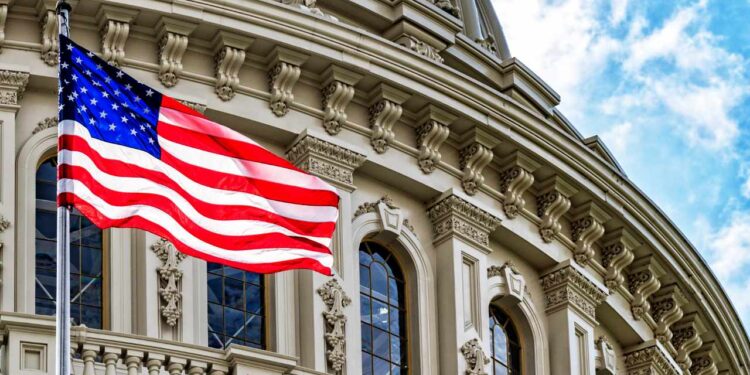 Coinbase Urges Senate Vote to Shape US Crypto Regulations Before August