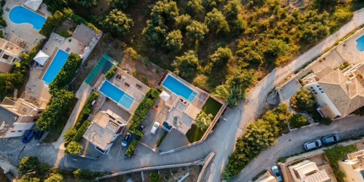 Gallup Poll: Real Estate and Gold Still Preferred as Long-Term Investments in US