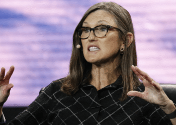 $1.5 Million Bitcoin? Ark’s Cathie Wood Sees Gold’s Market Share Slipping 