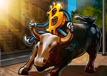 Bitcoin Price Stagnant As Long-Term Holders Sell To Institutions