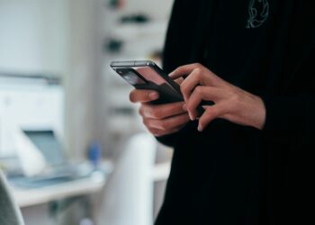 Blank Pi Network Wallets Spark Outcry—What’s The Network Hiding?