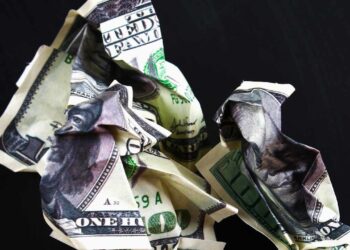 US Dollar Faces Test as Economist Sees Yuan, Rupee, Ruble Rising