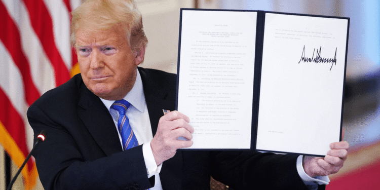 Trump Signs Landmark GENIUS Act, First US Stablecoin Law