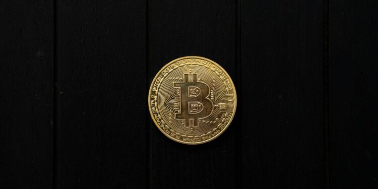 Bitcoin Hits 7-Week Low as $530-M in Trades Wiped Out