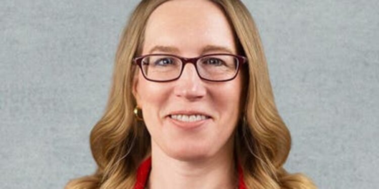 SEC’s Hester Peirce Apologizes For Agency’s Past Moves, Unveils Personal NFT Plans