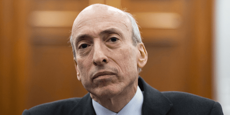 Erased Gensler Texts Ignite Crypto Backlash as SEC Watchdog Faults ‘Avoidable Errors’