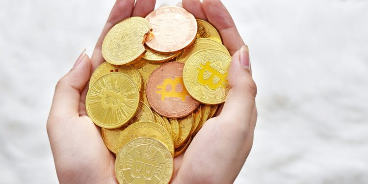 Is It More Profitable To Hold Bitcoin For The Short-Term? 2025 Numbers Are Here