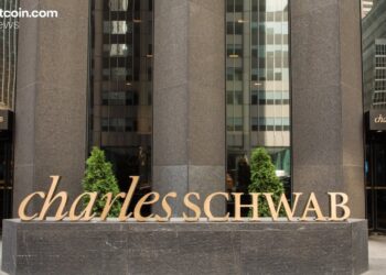Charles Schwab Widens Regulated Crypto Exposure With Solana Futures Inside Brokerage Accounts