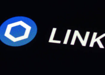 Chainlink On Standby: A Big Move Is Loading, But Bitcoin Decides