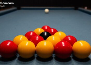 Heavy Selling Hits Bitcoin and Ether ETFs Again With $523 Million Combined Outflows