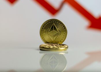 Ethereum Struggles Below $2,000 As Volume Dries Up And Bears Dominate