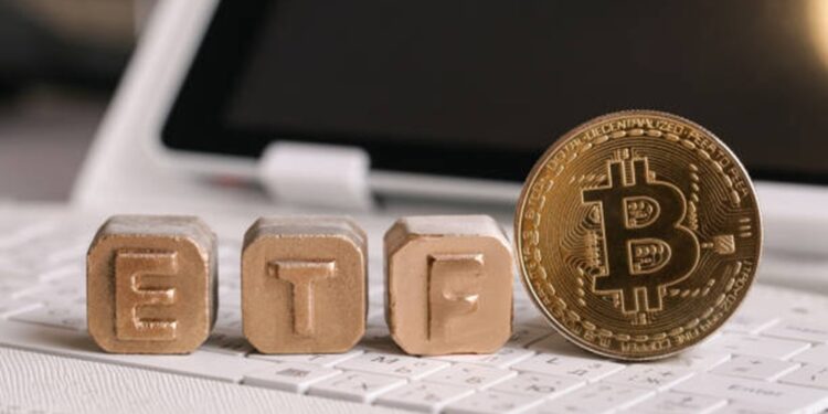 Bitcoin Spot ETFs Break 4-Week Positive Streak With $296M Outflow