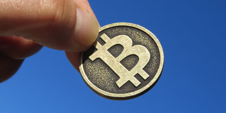 Bitcoin On-Chain Scarcity, Uncertain Macroeconomics Create Extreme Divergence — Details
